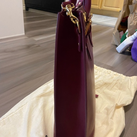 Handbag - Picture 3 of 9